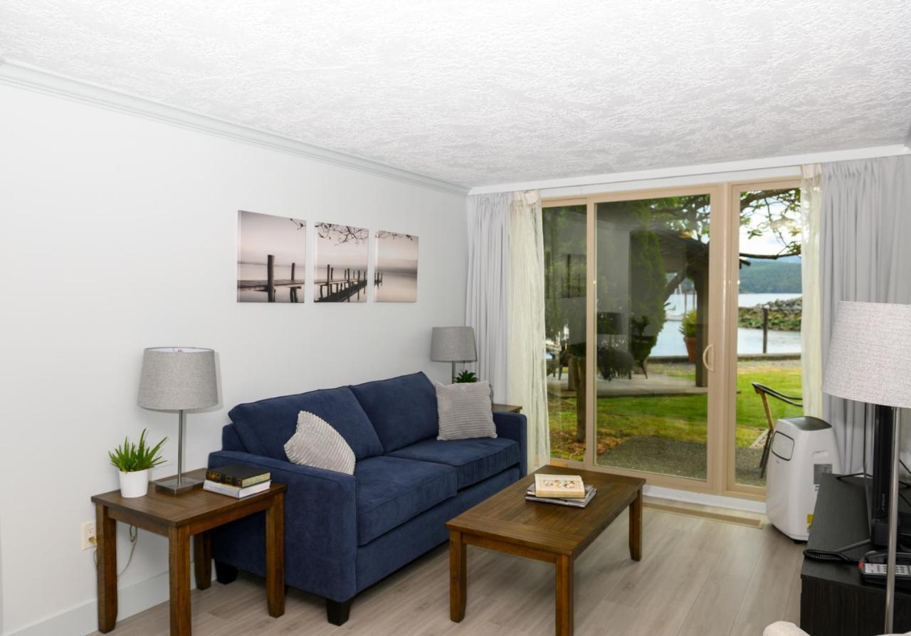 Oceanfront Suites At Teluk Cowichan Luaran gambar
